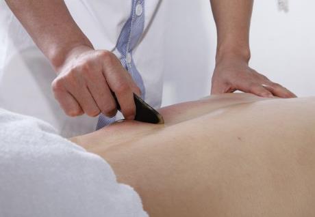 刮痧的好處,刮痧的方法,刮腹部減肚子刮兩肋疏肝解郁