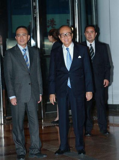 李嘉誠出席郭晶晶霍啟剛婚禮5分鐘退場，港媒稱已很給面子