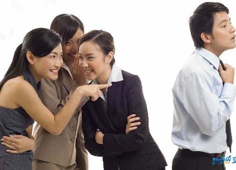 為什么有些人對“嚼舌根”樂此不疲呢？