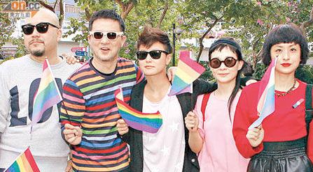 何韻詩出柜，當眾高呼我是同志，黃耀明黃偉文父母親力挺，黃偉文、黃耀明、何韻詩、梁漢文太太、徐濠縈