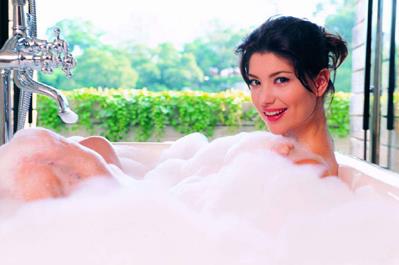 從頭洗到腳錯了嗎?為什么洗澡要先洗臉好?揭秘最健康洗澡順序