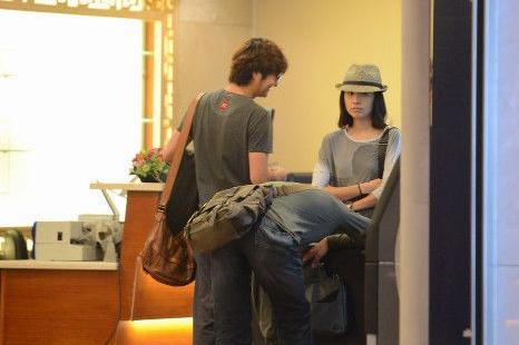 董潔潘粵明婚變或移情別戀,董潔被指多次與王大治親密同行