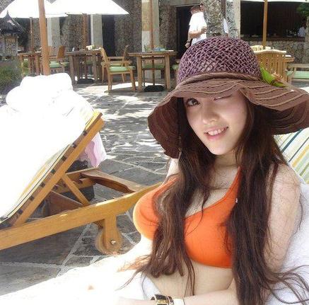 楊偌梅個(gè)人資料及圖片,臺(tái)灣E奶性感美女主播楊偌梅卷入李宗瑞淫照門