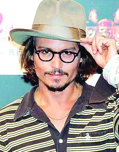 “隨變小姐”Promise Phan化妝成約翰尼·德普