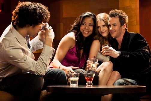 誰(shuí)值得愛?從酒桌上看男人對(duì)女人的態(tài)度