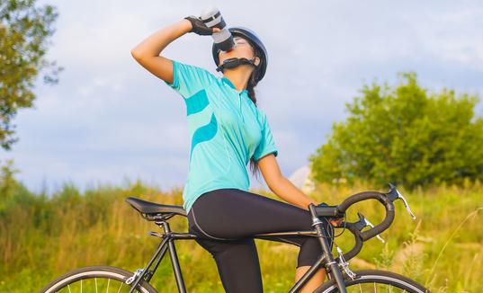 運動飲料很吸熱，運動該喝什么飲料好？