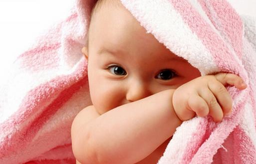 給寶寶清潔五官有技巧嗎？