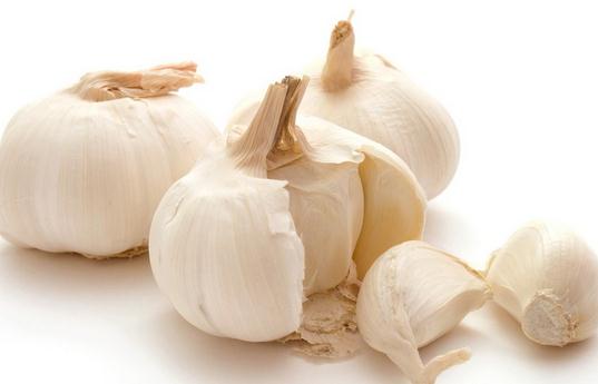 大蒜應(yīng)該生吃還是熟吃?