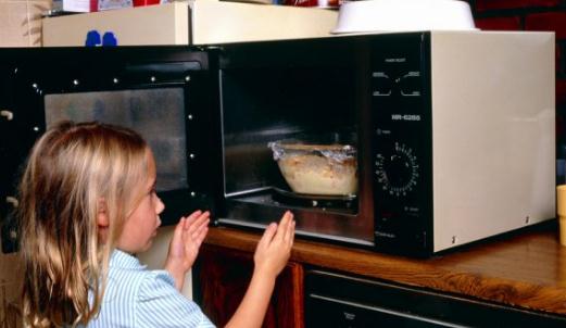 什么食物不能放進微波爐里？