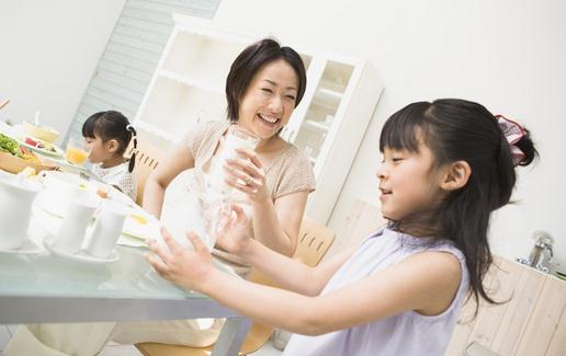 牛奶營養豐富-牛奶的認識誤區揭秘