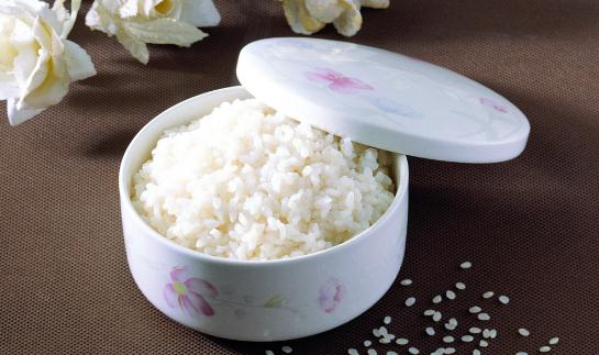 讓米飯更好吃的小技巧:煮飯加點豬油