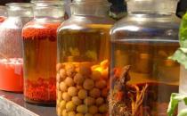 泡藥酒用什么酒好？泡藥酒用白酒還是黃酒好