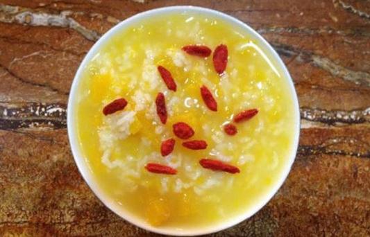 學生護眼早餐食譜:胡蘿卜木瓜牛奶羹