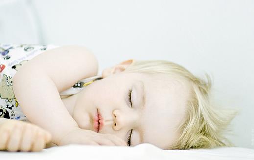 母乳對寶寶有什么好處?怎么科學(xué)喂奶?