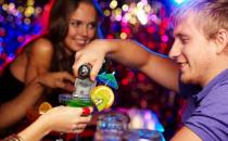 喝酒后胃難受怎么辦？醉酒后吃什么食物最解酒