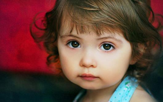 女寶寶會(huì)來“月經(jīng)”？如何護(hù)理女寶寶？