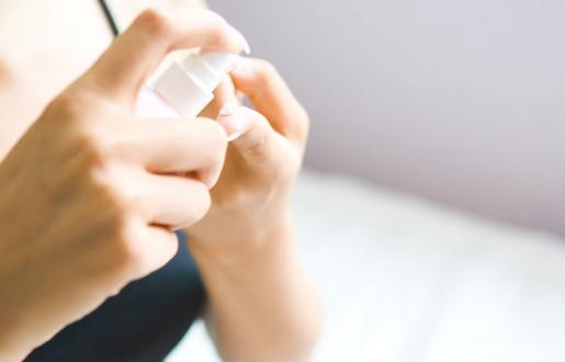 敷面膜和爽膚水先做哪一個(gè)？