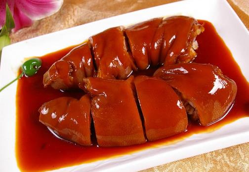 吃豬蹄對(duì)老年人有哪些好處?老年人吃豬蹄有什么好處