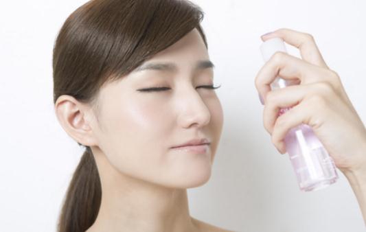 鼻子和耳后也需要保濕哦！