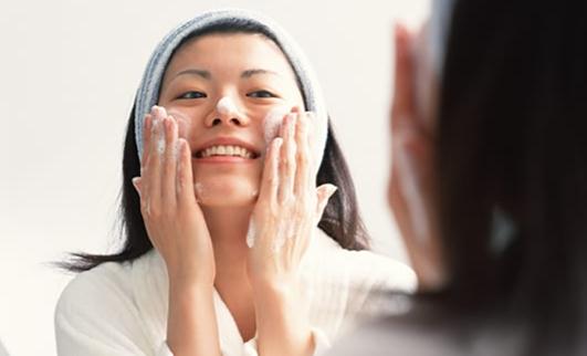 黏稠的精華就比較滋潤?護膚誤區你必知