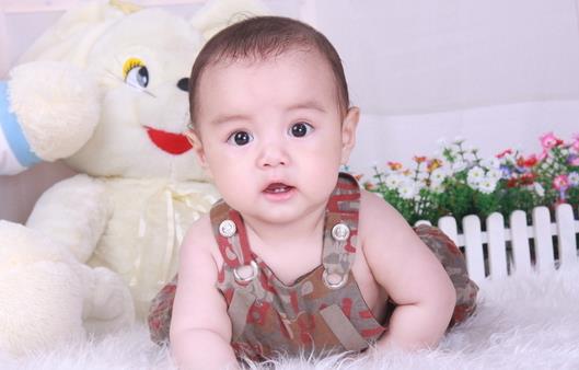 混合喂養(yǎng)營養(yǎng)高嗎?觀察便便了解效果