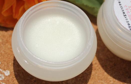 用精華液直接擦臉？揭秘錯誤的涂抹手法