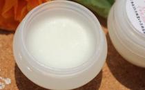 用精華液直接擦臉？揭秘錯誤的涂抹手法