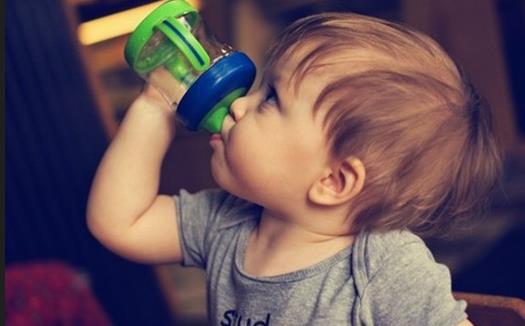 寶寶睡覺會打鼾?鼻塞并發(fā)癥要注意