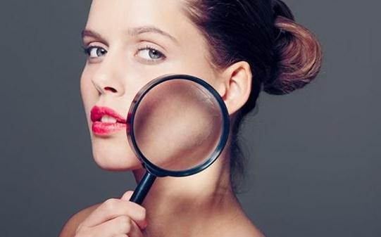 化妝小技巧揭秘:合成纖維的化妝刷較好