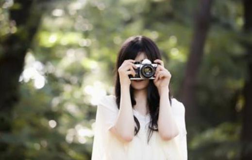 初學(xué)者不會(huì)化妝？睫毛變蜘蛛腳太尷尬？