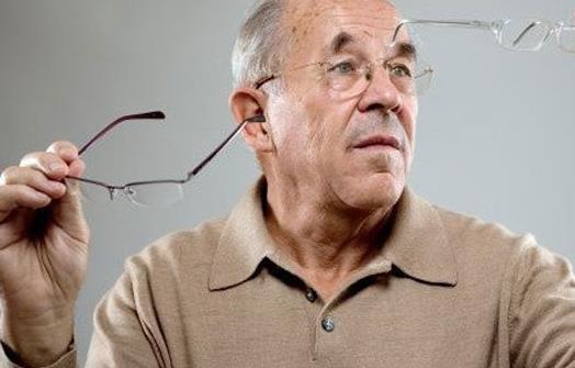 老花眼是老人的“專利”？ 正確認識老花眼