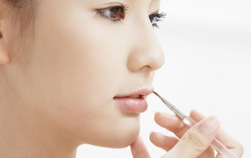 出游快速化妝:眼妝要簡潔大方