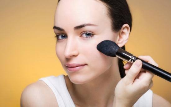 怎么壓縮化妝時(shí)間?睡懶覺也不要素顏!