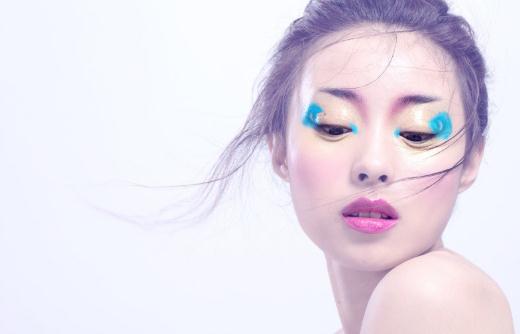 想要親密?畫出質(zhì)感妝容!