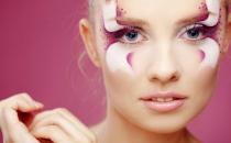 眼妝加紅唇讓你氣質爆棚！