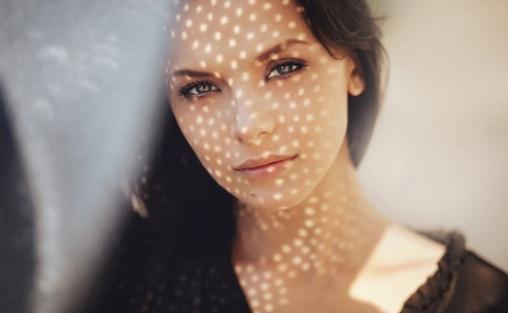 化妝雷區不要踩！腮紅涂得鄉土氣怎么回事？