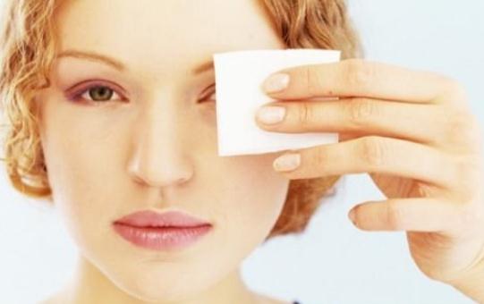 眼妝怎么卸？為什么要卸妝？