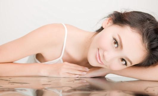 遮瑕的部位脫妝怎么補(bǔ)妝?