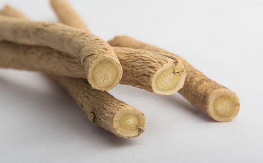 黃芪的美容方法:黃芪增白膏