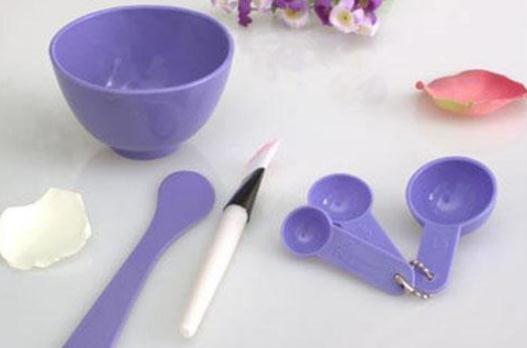 秋季如何去死皮？自制食醋牛奶潔面