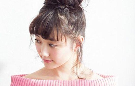 怎么扎馬尾好看？將頭發(fā)略微打毛