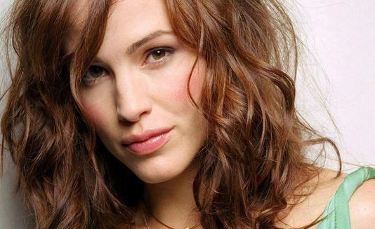 凌亂感側邊松散辮子頭怎么編?