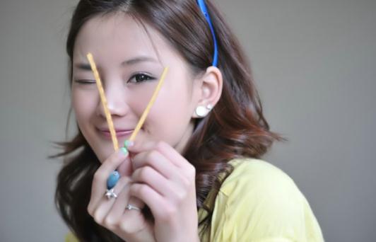 如何讓直發馬尾顯得彈性自然？