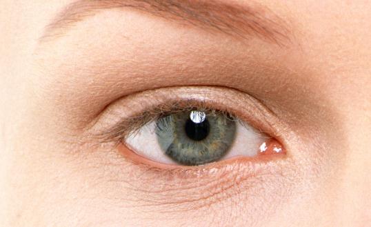 吃什么能夠保護眼睛?芝麻核桃乳的做法