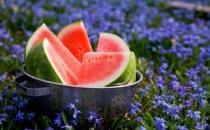 西瓜怎么吃最養生？西瓜加胡蘿卜滋潤皮膚