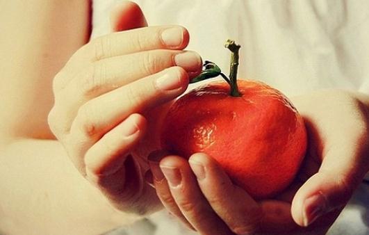 如何通過飲食排毒恢復細致皮膚?