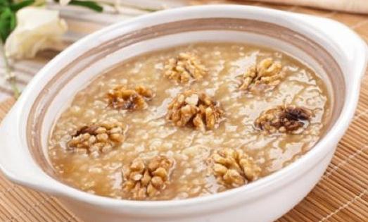 夏季美容養生湯飲:南瓜鯽魚湯的做法