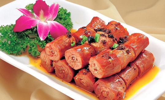 鴨脖怎么做才好吃？酸菜燜鴨脖的做法