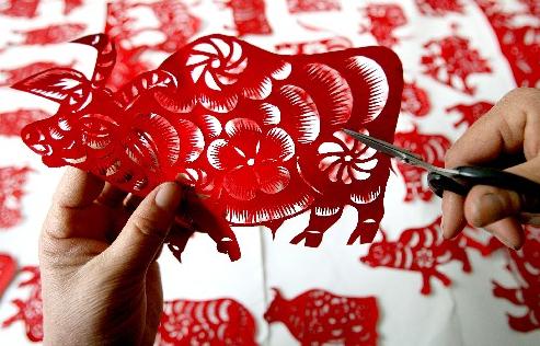 你知道最早的剪紙是什么嗎？