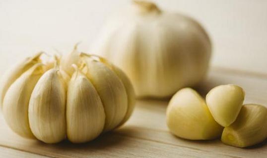 吃什么會引起口臭？口臭怎么辦？